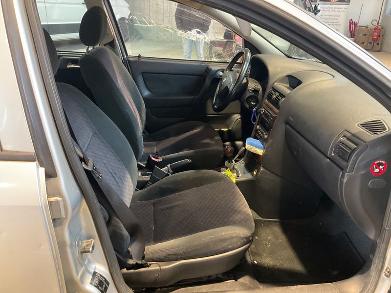Opel Astra 1.6 Elegance 2004 – снимка 3