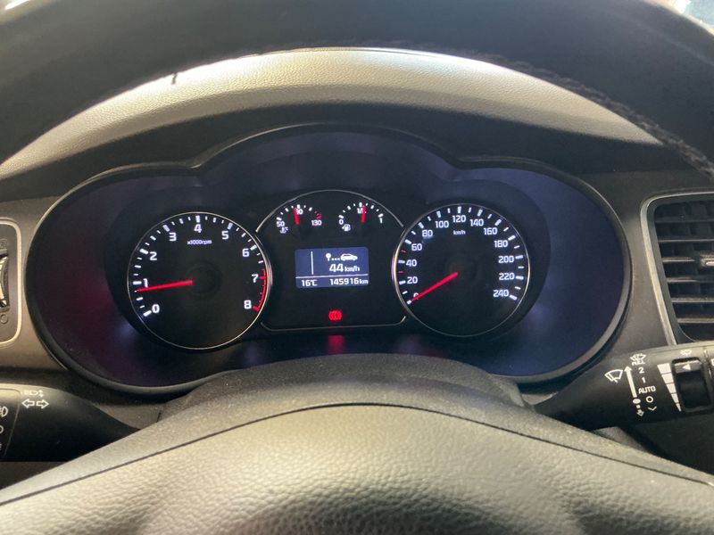 Kia Carens 1.6 GDI Active 2013 – снимка 18