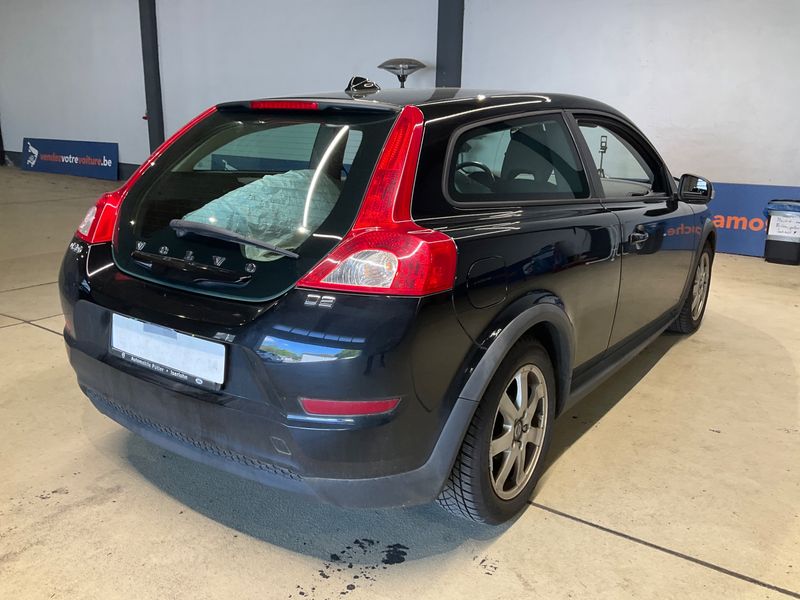 Volvo C30 1.6 D2 Kinetic 2012 – снимка 2