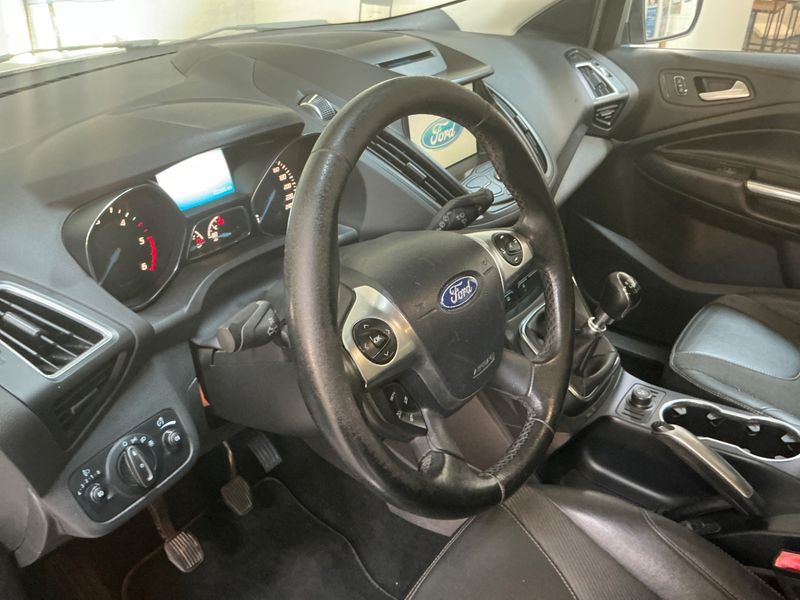 Ford Kuga 2.0 TDCi Titanium 2015 – снимка 24