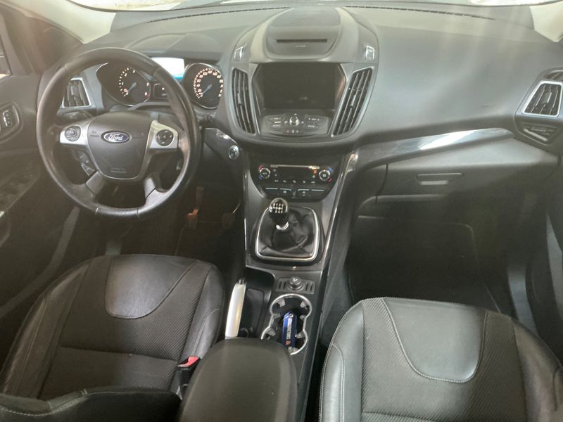 Ford Kuga 2.0 TDCi Titanium 2015 – снимка 17