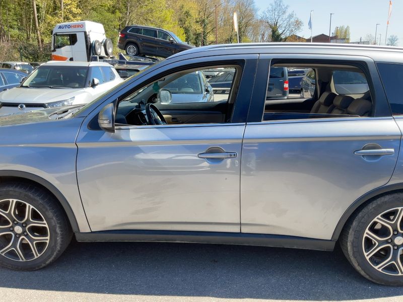 Mitsubishi Outlander 2.2 DI-D Instyle ClearTec 4WD 2016 – снимка 4