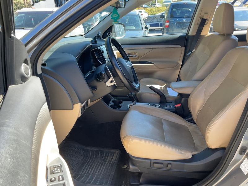 Mitsubishi Outlander 2.2 DI-D Instyle ClearTec 4WD 2016 – снимка 17