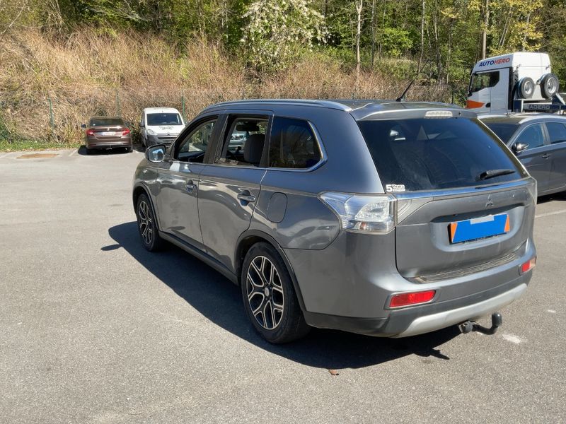 Mitsubishi Outlander 2.2 DI-D Instyle ClearTec 4WD 2016 – снимка 6