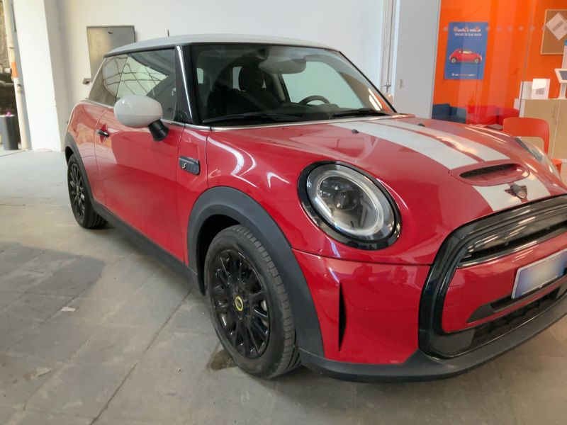 MINI Cooper SE Essential Trim 2021 – снимка 12