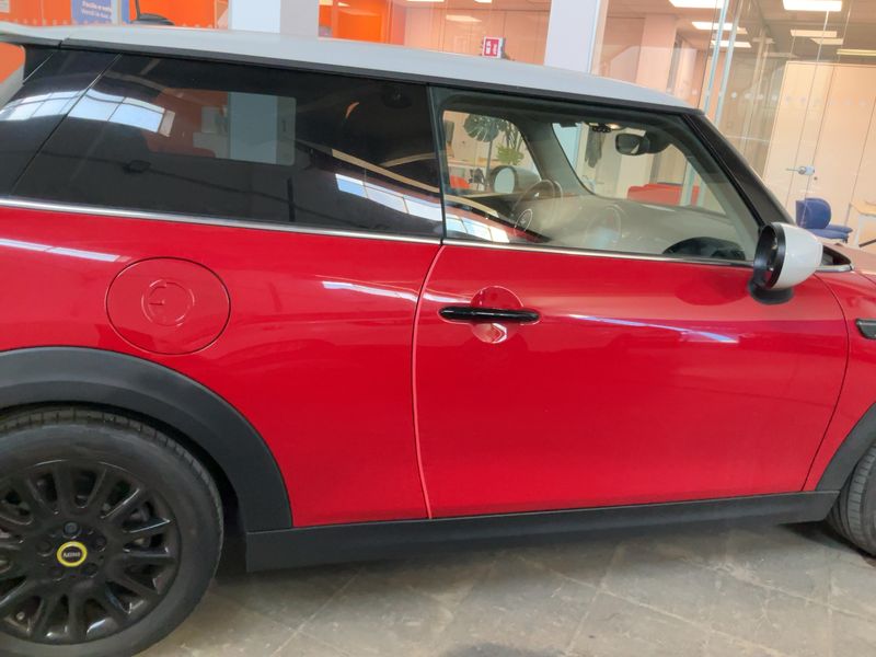 MINI Cooper SE Essential Trim 2021 – снимка 10