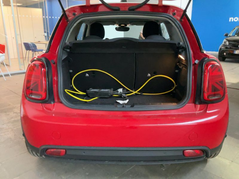 MINI Cooper SE Essential Trim 2021 – снимка 15