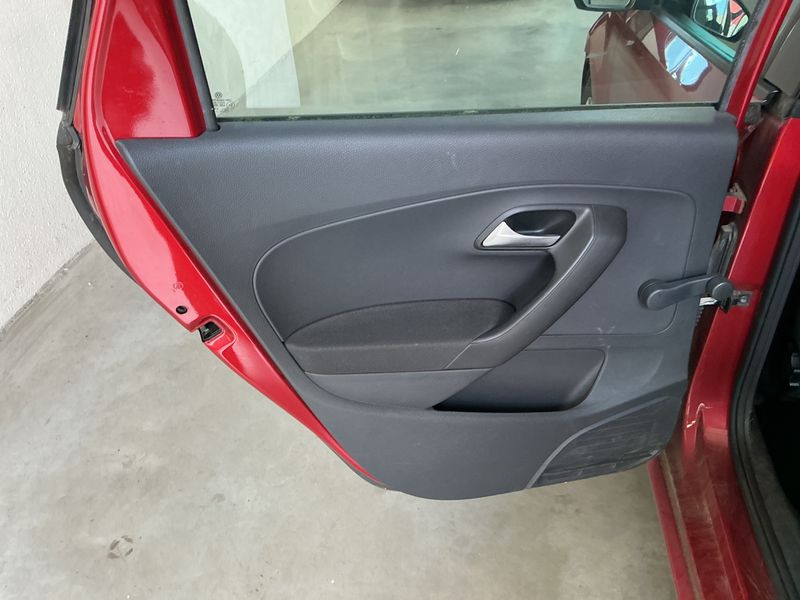 Volkswagen Polo 1.2 TSI Advance BlueMotion Tech 2014 – снимка 34