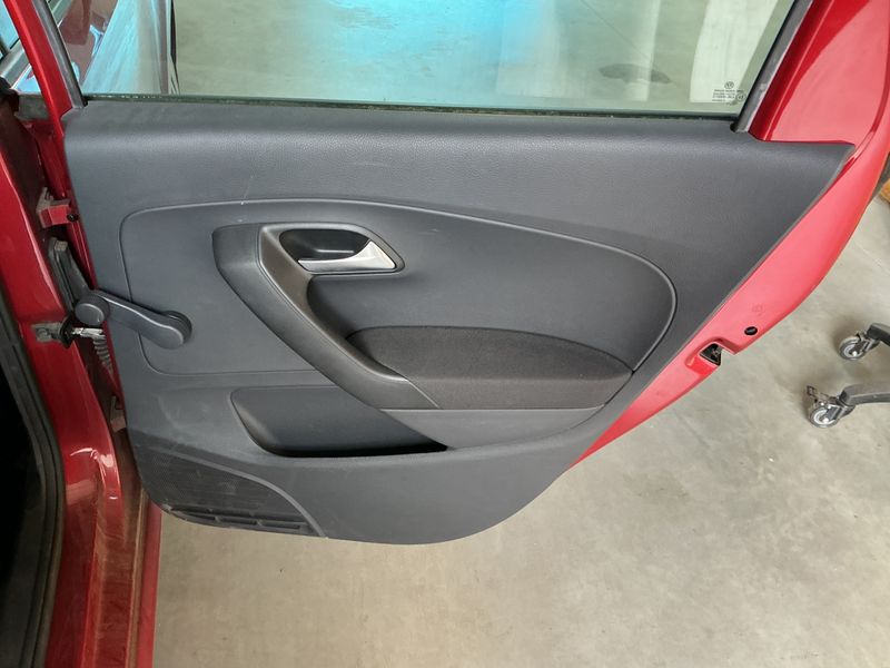 Volkswagen Polo 1.2 TSI Advance BlueMotion Tech 2014 – снимка 31