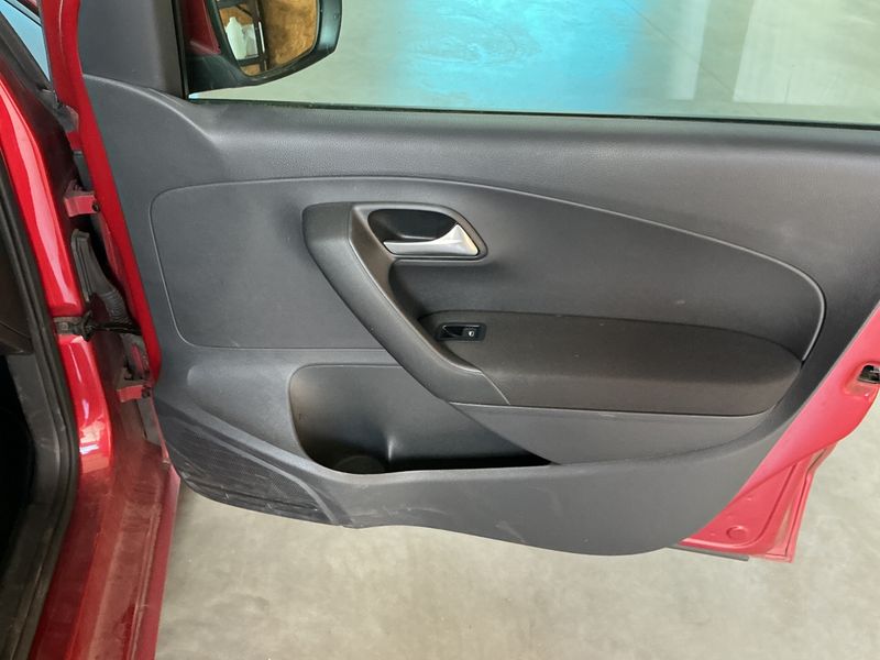 Volkswagen Polo 1.2 TSI Advance BlueMotion Tech 2014 – снимка 29