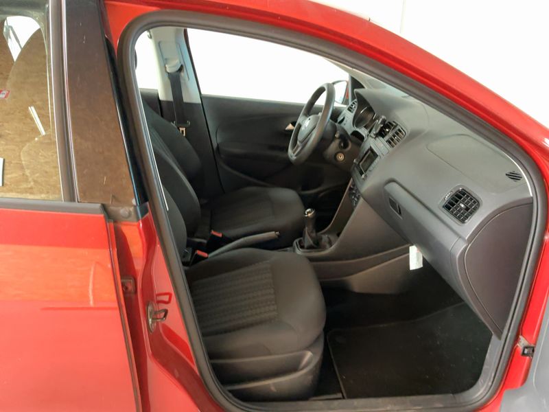Volkswagen Polo 1.2 TSI Advance BlueMotion Tech 2014 – снимка 16