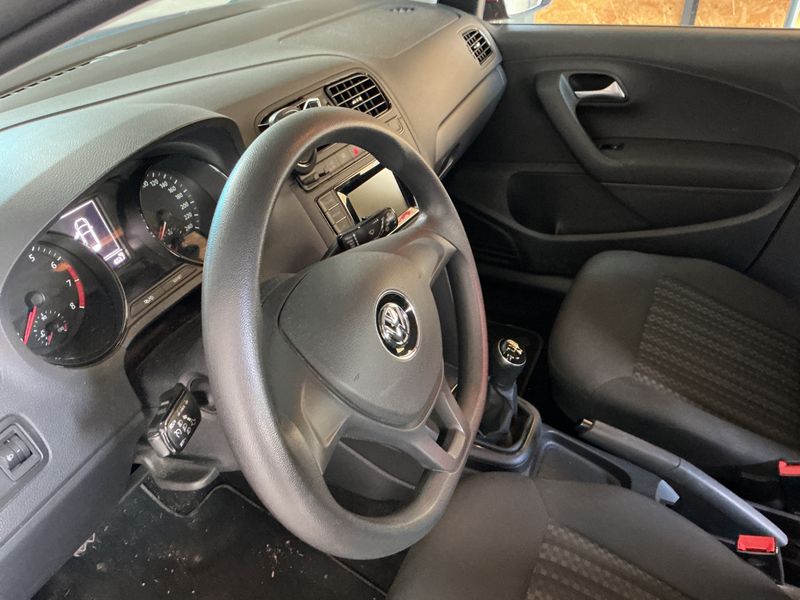 Volkswagen Polo 1.2 TSI Advance BlueMotion Tech 2014 – снимка 36