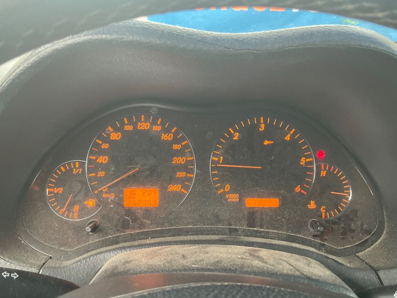 Toyota Avensis 2.2 D-4D D-Cat Clean Power 2005 – снимка 4