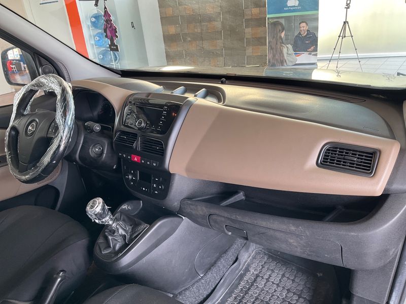 Opel Combo 1.6 CDTI DPF Edition L1H1 2015 – снимка 45