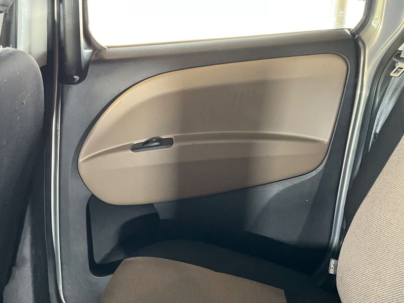 Opel Combo 1.6 CDTI DPF Edition L1H1 2015 – снимка 40