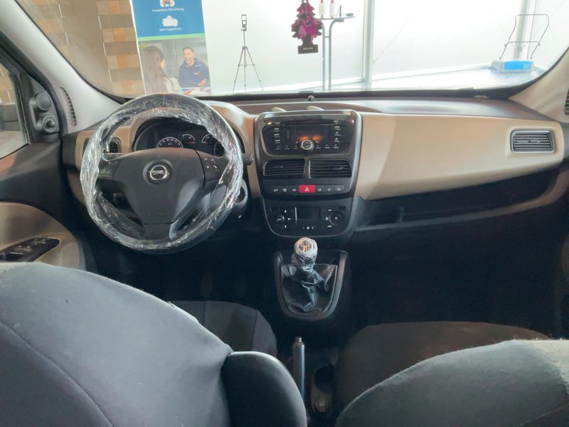 Opel Combo 1.6 CDTI DPF Edition L1H1 2015 – снимка 17