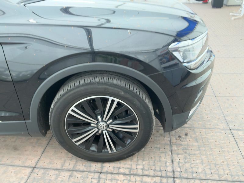 Volkswagen Tiguan 2.0 TDI Highline 4Motion BlueMotion Tech 2017 – снимка 12