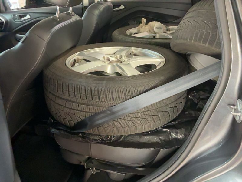 Ford Kuga 1.5 EcoBoost Titanium 2015 – снимка 20