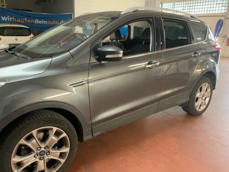 Ford Kuga 1.5 EcoBoost Titanium 2015 – снимка 2