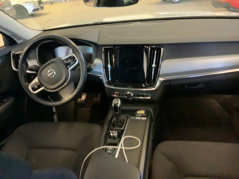Volvo V90 2.0 D3 Momentum 2019 – снимка 18