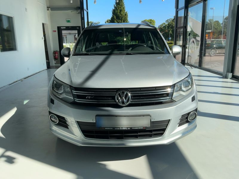 Volkswagen Tiguan 2.0 TDI Sport & Style 4Motion BlueMotion Tech 2015 – снимка 14
