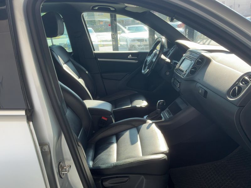 Volkswagen Tiguan 2.0 TDI Sport & Style 4Motion BlueMotion Tech 2015 – снимка 17