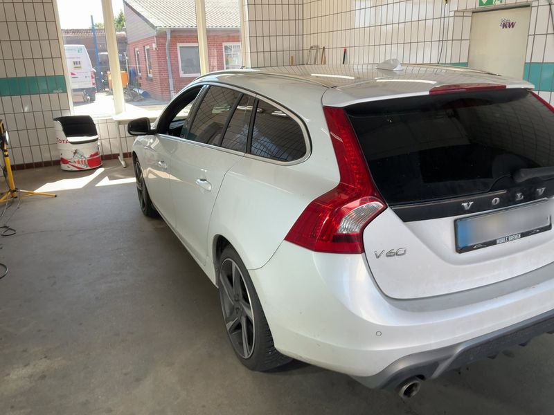 Volvo V60 2.0 D3 R-Design 2014 – снимка 6