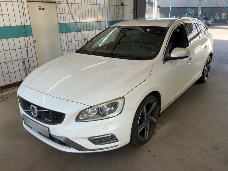 Volvo V60 2.0 D3 R-Design 2014 – снимка 1