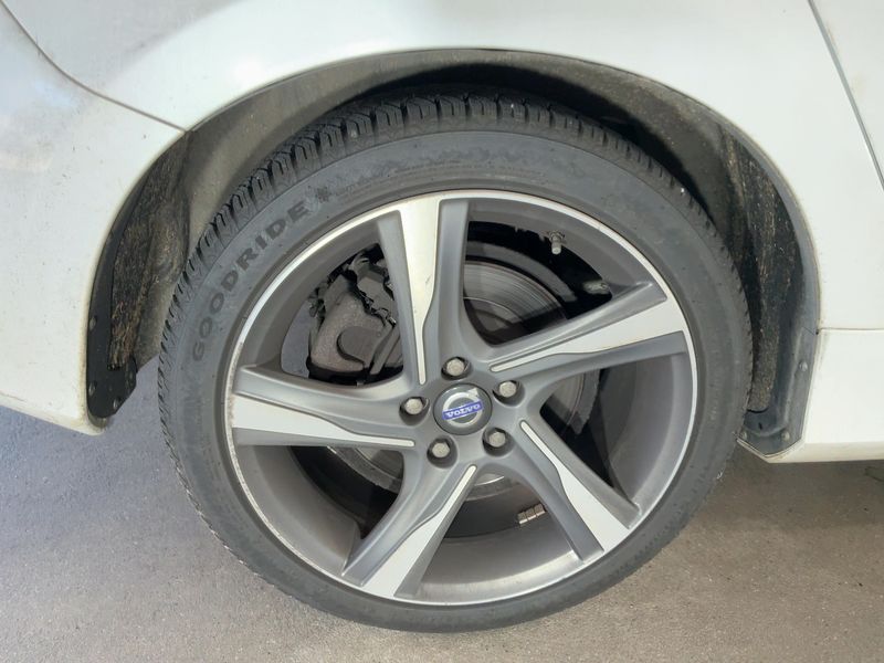 Volvo V60 2.0 D3 R-Design 2014 – снимка 9