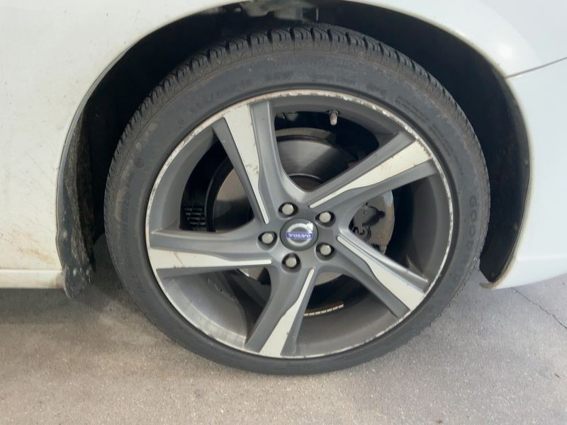 Volvo V60 2.0 D3 R-Design 2014 – снимка 11