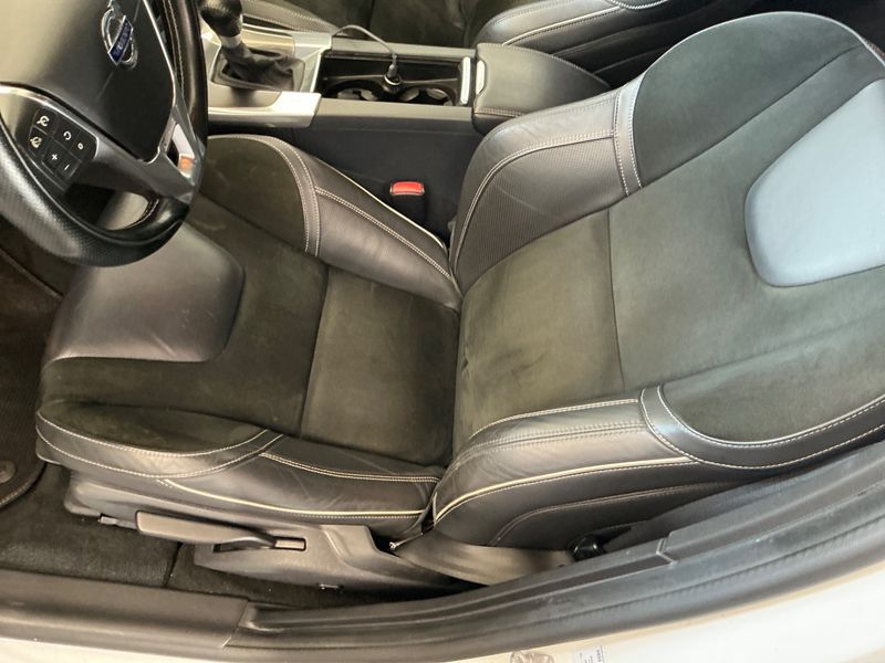 Volvo V60 2.0 D3 R-Design 2014 – снимка 33