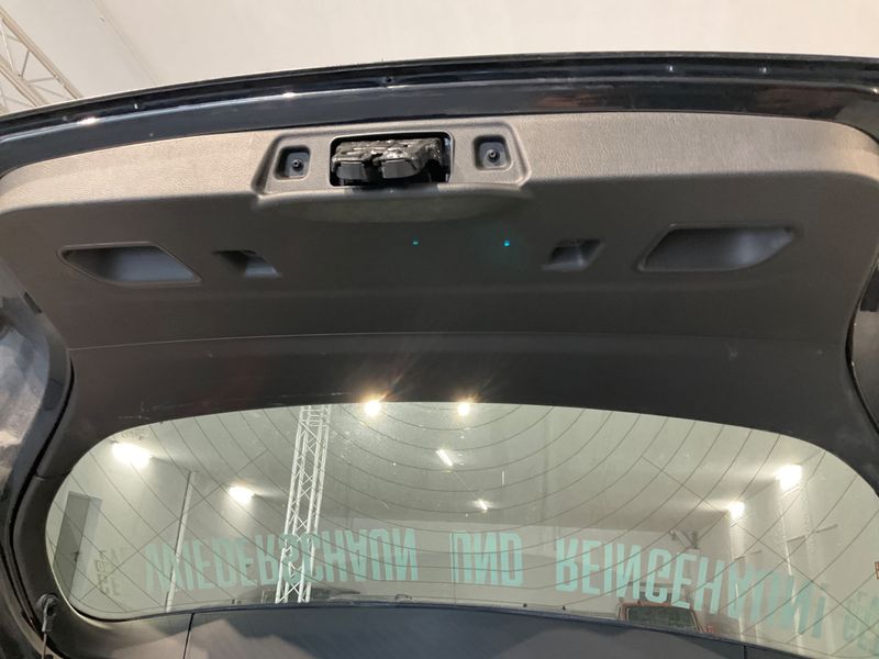 BMW 1er 120d Advantage 2017 – снимка 22