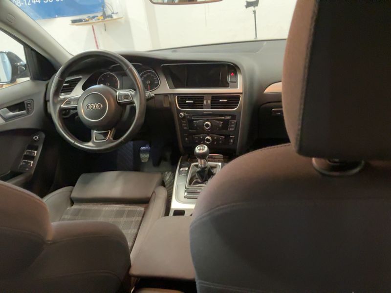 Audi A4 2.0 TDI Attraction 2013 – снимка 17
