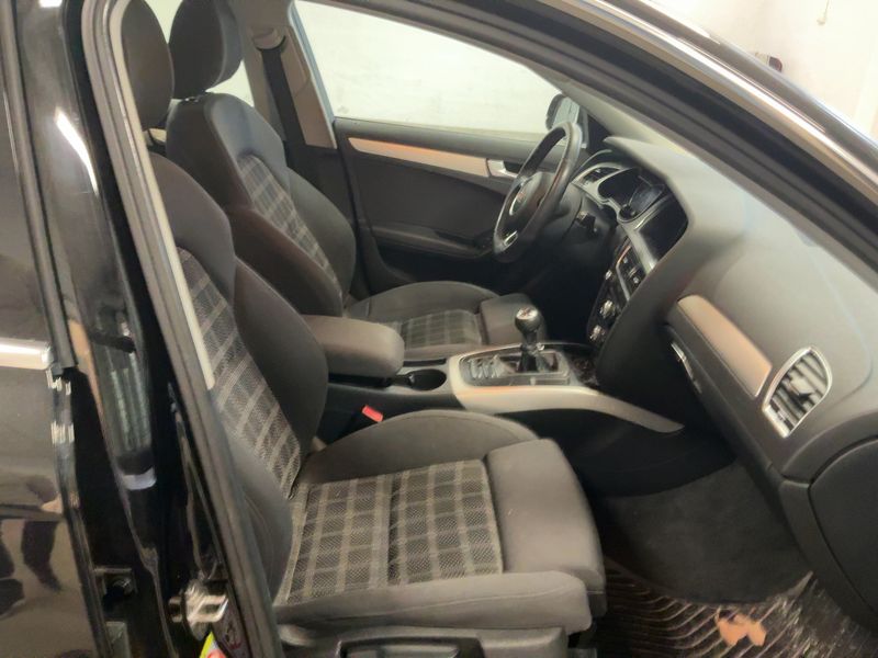Audi A4 2.0 TDI Attraction 2013 – снимка 16