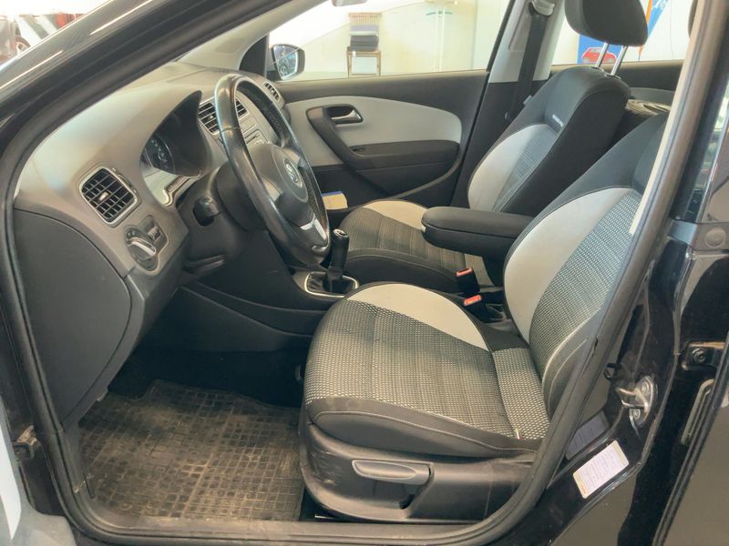 Volkswagen Polo 1.2 TSI CrossPolo 2011 – снимка 17