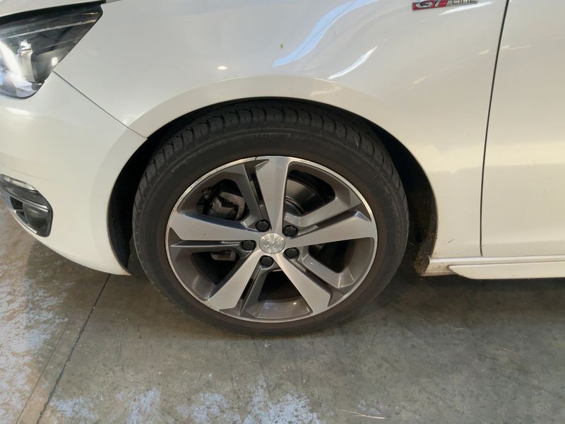 Peugeot 308 1.2 e-THP GT Line 2016 – снимка 3