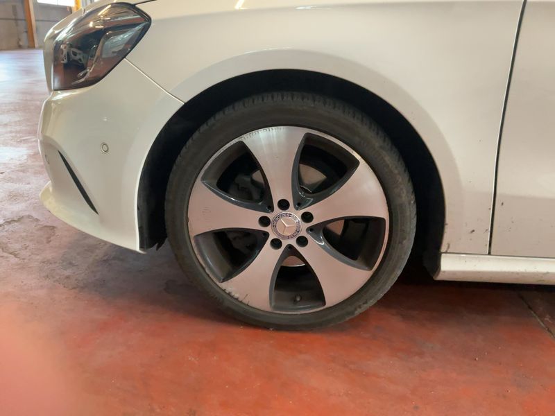 Mercedes-Benz A-Klasse A 200 CDI Urban 2015 – снимка 3