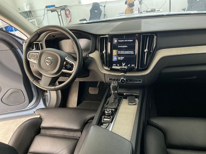 Volvo XC60 2.0 D4 Inscription 2WD 2019 – снимка 17