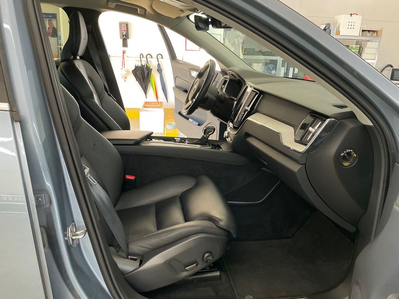 Volvo XC60 2.0 D4 Inscription 2WD 2019 – снимка 16