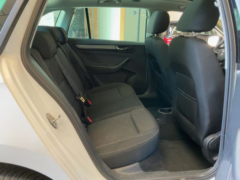 Skoda Rapid Spaceback 1.0 TSI Clever 2018 – снимка 19