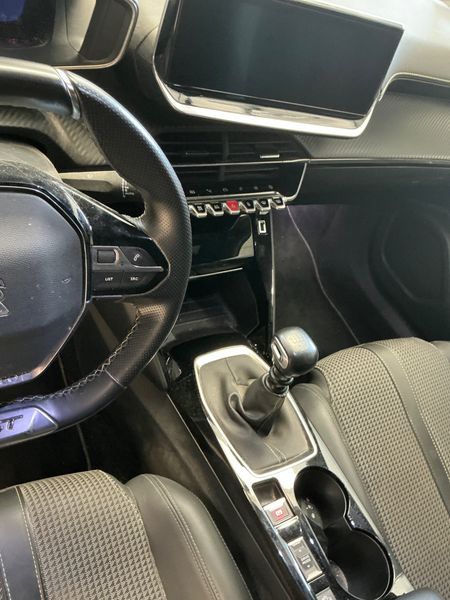 Peugeot 2008 1.2 PureTech GT 2021 – снимка 25