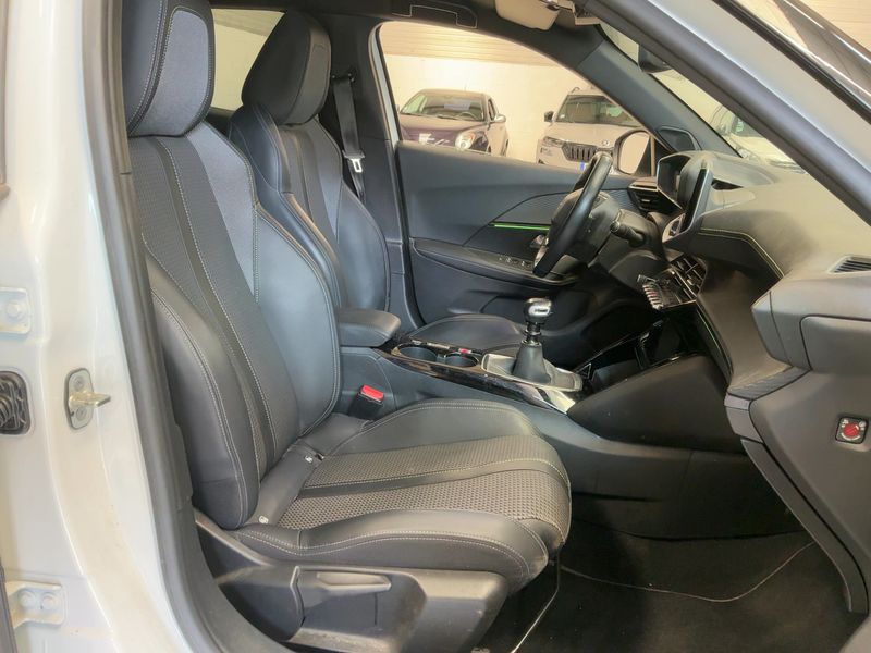 Peugeot 2008 1.2 PureTech GT 2021 – снимка 16