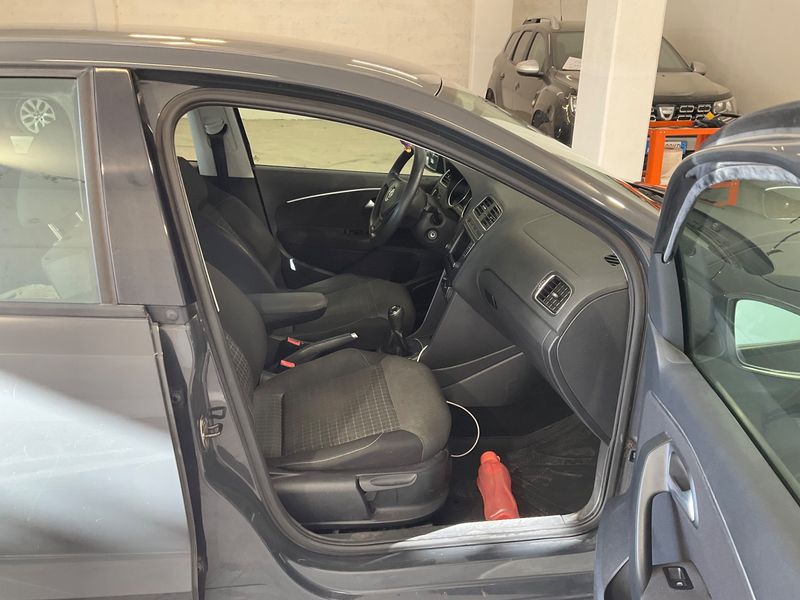 Volkswagen Polo 1.4 TDI Comfortline BlueMotion Tech 2016 – снимка 16