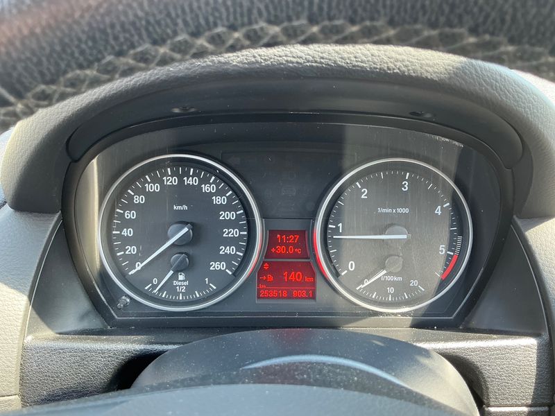 BMW X1 xDrive 20d Luxe 2012 – снимка 18