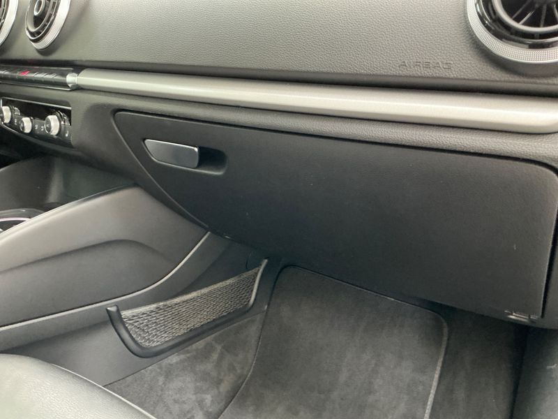 Audi A3 Sportback 1.6 TDI Attraction 2016 – снимка 23