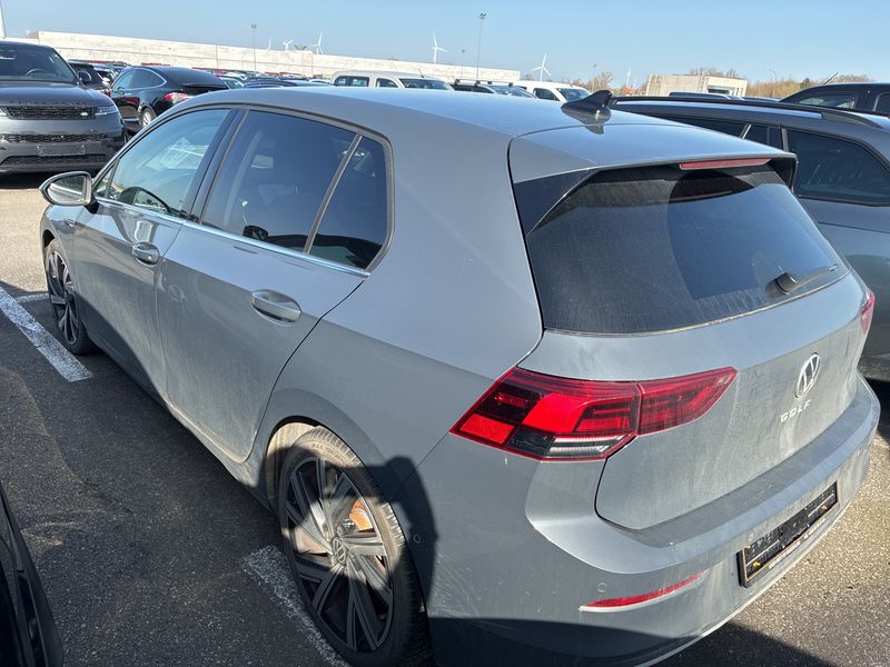 Volkswagen Golf VIII 2.0 TSI Style 2022 – снимка 3