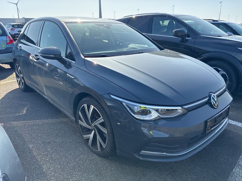Volkswagen Golf VIII 2.0 TSI Style 2022 – снимка 6
