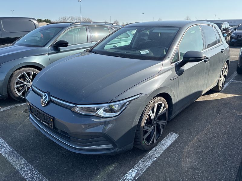 Volkswagen Golf VIII 2.0 TSI Style 2022 – снимка 1