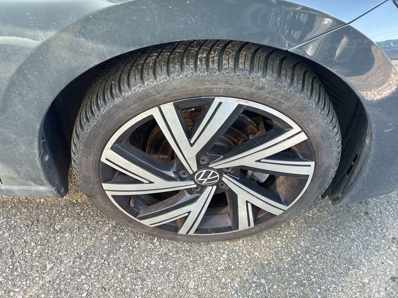 Volkswagen Golf VIII 2.0 TSI Style 2022 – снимка 18