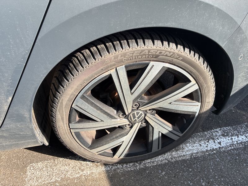 Volkswagen Golf VIII 2.0 TSI Style 2022 – снимка 21